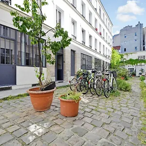 Near Republique Appartement Paris